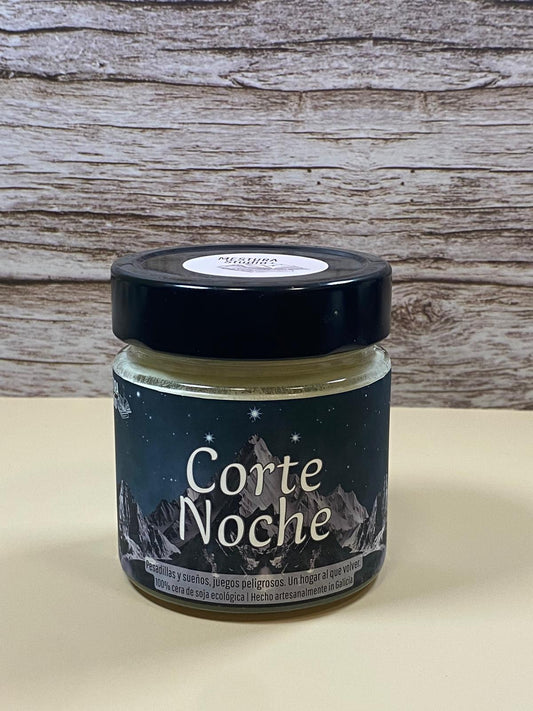 Vela "CORTE NOCHE" basada en la saga Acotar